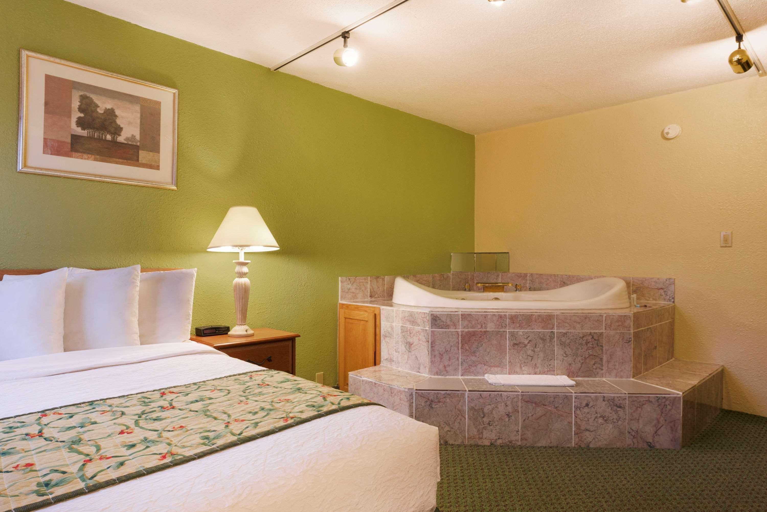 Travelodge By Wyndham Sturgis Exterior foto
